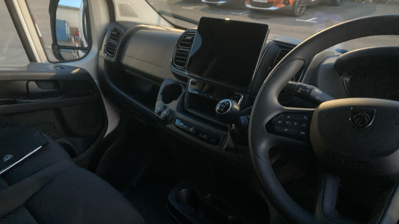 Peugeot Boxer 3500 L2 Diesel 2.2 BlueHDi 140 H2 Van Professional